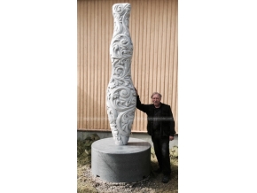 escultura de pilar de granito